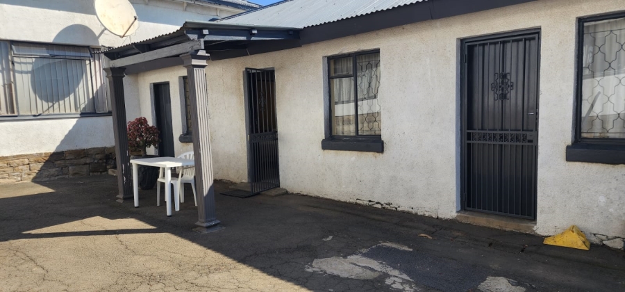 5 Bedroom Property for Sale in Heilbron Free State